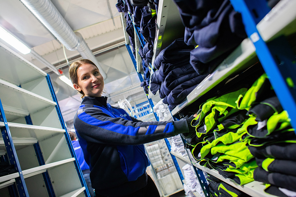 ”Emme polta kierrätykseen meneviä vaatteita vaan kaikki kierrätetään, mikä on mahdollista.”, liiketoimintapäällikkö Annastina Liedes sanoo.